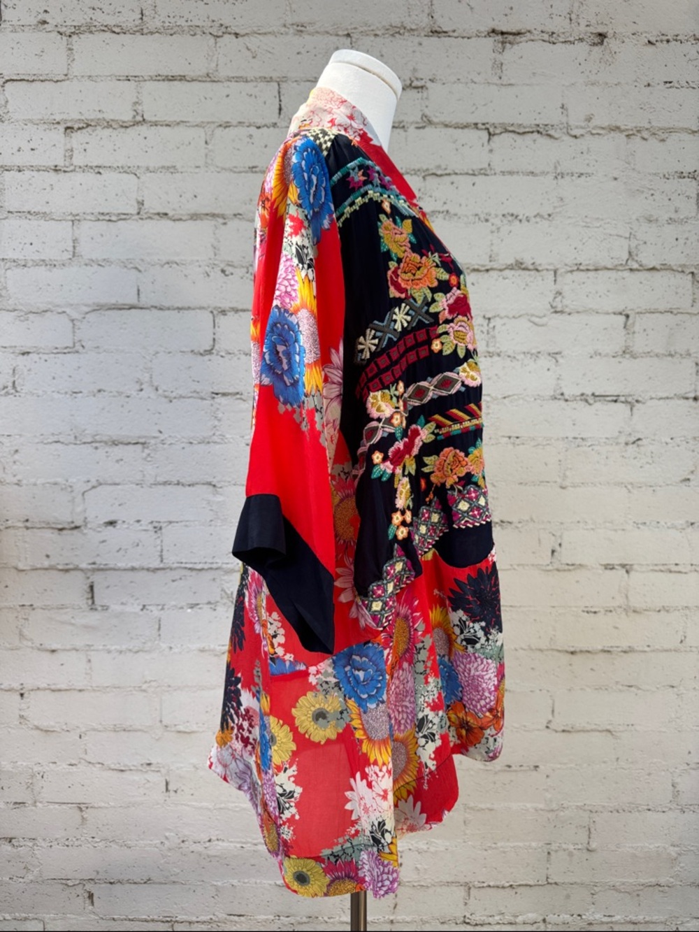 Johnny Was Mishka Rose Embroidery Silk Kimono Size Petite XS - Picture 5 of 14